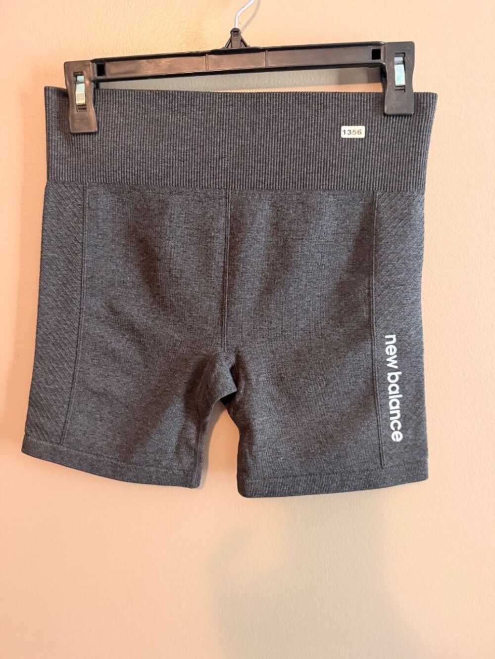 New Balance Large Womens Gray High-Waist Seamless Compression Shorts L